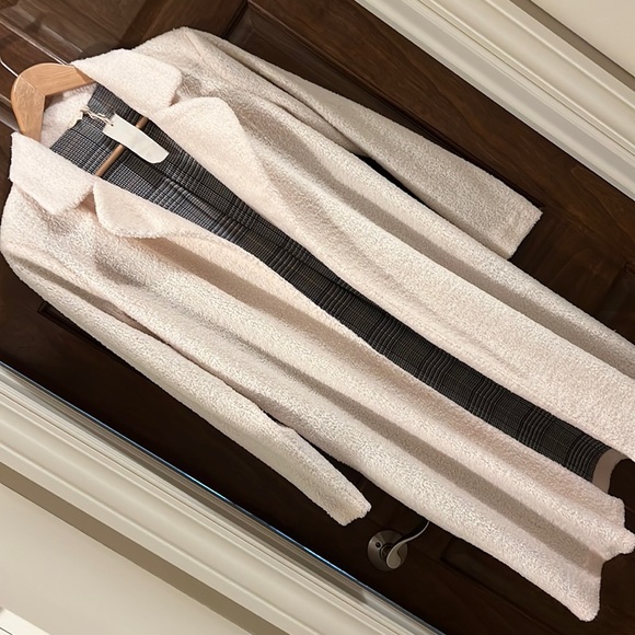 Mystery - Yummy Ivory Soft fluffy Terry long coat - lined in houndstooth satin - Picture 1 of 7
